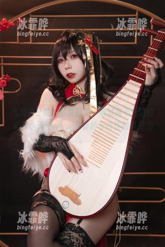 气氛满分的加藤惠图集，居然离不开这位无颜小天使wy，总有种不讲理的吸引力。