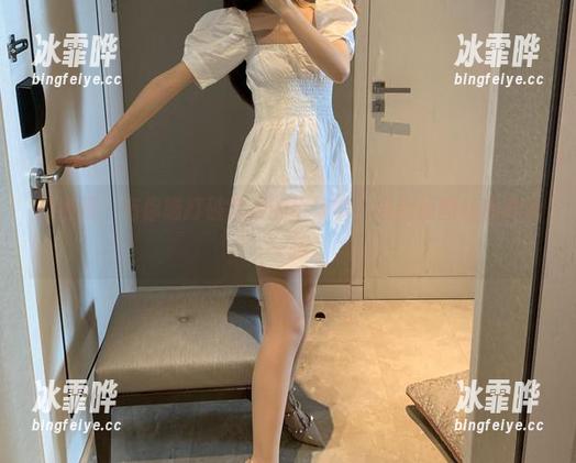 有你喵 微密圈 - 有你喵打破常规的牛仔裤,最新原图让我嘴角一扬