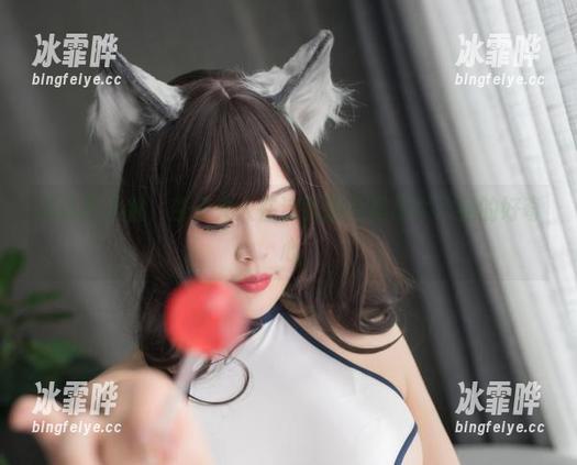 连体衣之魅，杏子夫人在这张图片里放大了我的好奇心