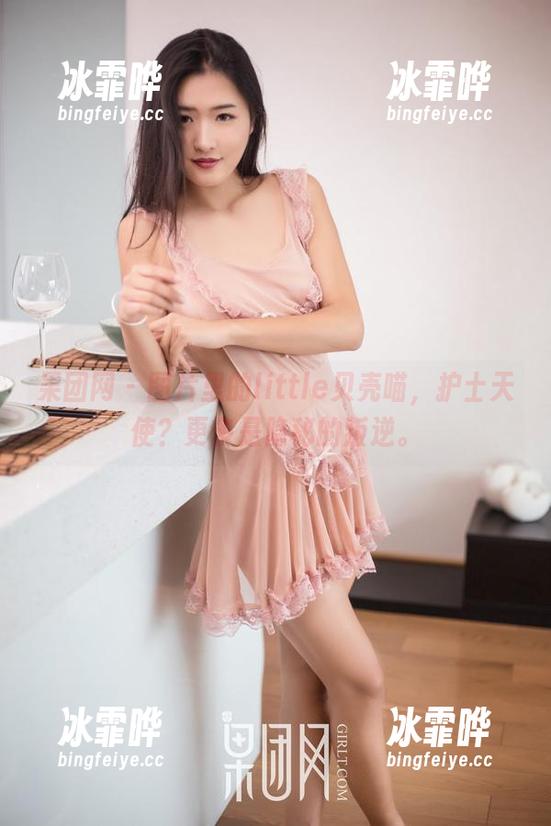 果团网-little贝壳喵 果团网 - 图片里的little贝壳喵,护士天使?更多是隐秘的叛逆。