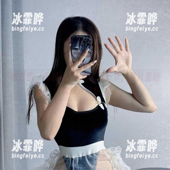 桃沢樱呀 微密圈 - 当桃沢樱呀遇上万圣节,照片里的鬼魂都开始尴尬!