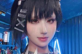原图隐藏了个大彩蛋，壁纸上这桜满三时的魅魔甘雨，真想让时间停下。