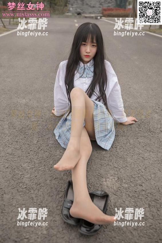 梦丝女神 - 晓晓制服最新图集：原来这才是‘从不迟到’的真实写照！