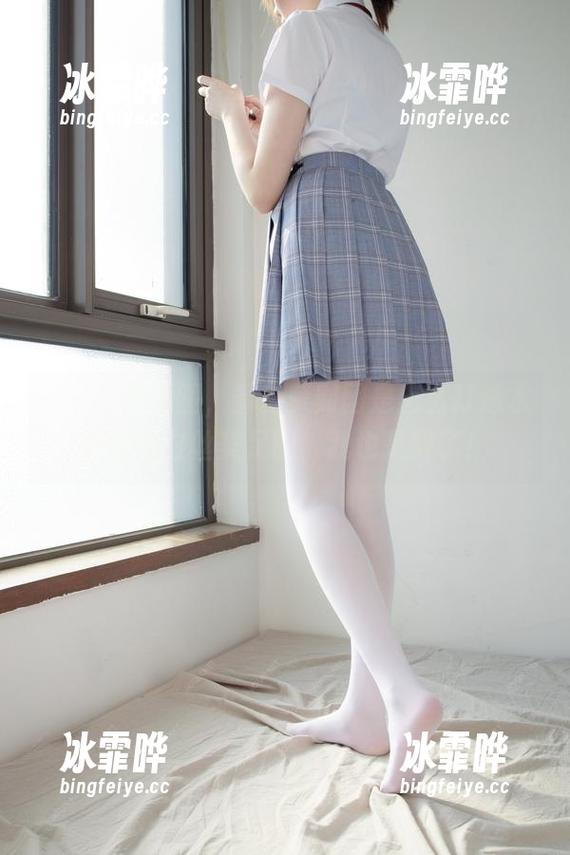 森萝财团 分享一下原图,看森萝财团是怎么打造水嫩嫩的白丝美足的,我也是醉了!