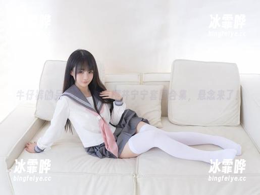 牛仔裤的另一种穿法：樱井宁宁套图合集，悬念来了！