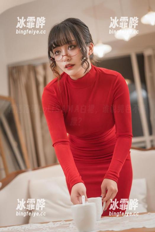 精选洛璃LoLiSAMA白裙，谁说纯色不能撩？