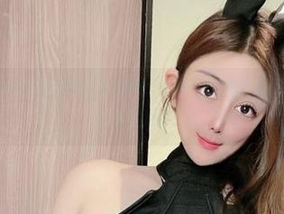 微密圈 – 海豚baby的2021写真：一份随风飘散的资源，就像飘渺的泡泡！