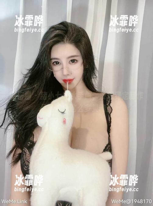 猪小七 微密圈 - 猪小七的水手服,没想到定制作品能带出这么多灵魂!