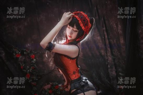 牛仔裤随便穿，猫九酱的美图却让我生出了种种期待…