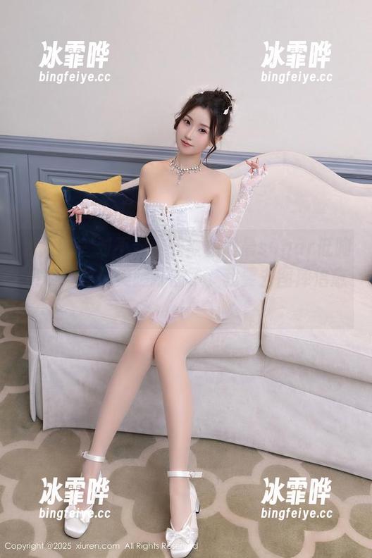 秀人网-杨晨晨sugar 秀人网 - 对不起,我被杨晨晨sugar低胸吊带与丝袜美腿打击了,我要去图库治愈!