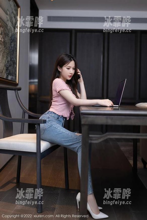 秀人网-王俪丁 秀人网 - 王俪丁这一波最新职业装合集,真有几分“职场女王”的风范。