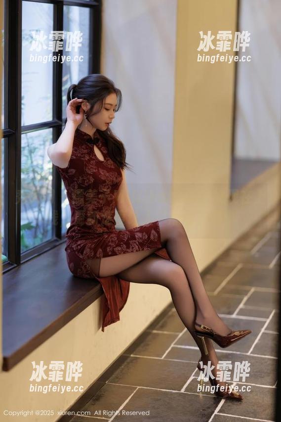 秀人网 - 糯美子MINIbabe的学妹现在上线，更新速度让人“心虚”呢！