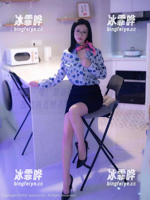 秀人网 - 看！最新资源来了，芈琳娜的JK扮相简直妙不可言，谁能顶得住？