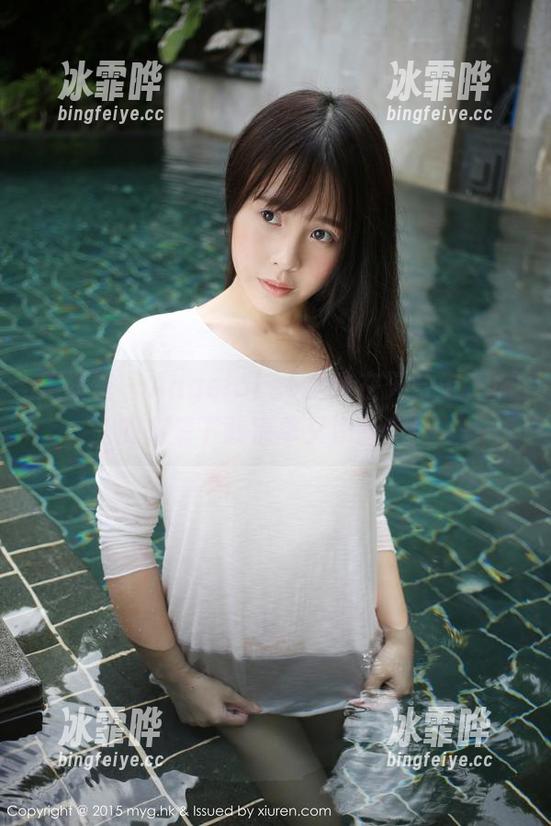 美媛馆 - AngelaLee李玲在天台上，你的高清下载清单又添新宠！