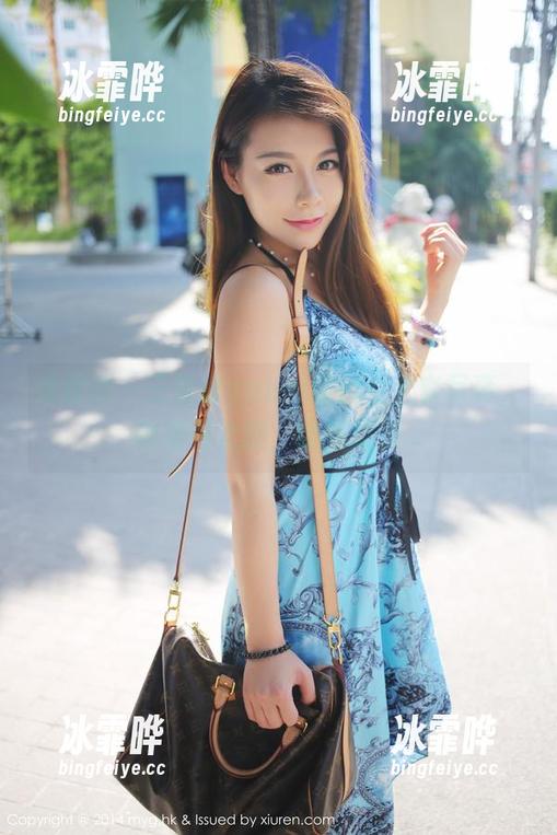 美媛馆 - 王馨瑶yanni的镂空全套写真，做得很大胆，结果就是...