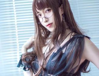 免费来获取！翎柒菜菜的套图“吾妻”，这名字就让我感到好奇了。
