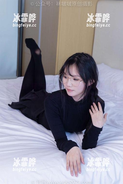 袜啵啵-稚予 袜啵啵 - 稚予的OL制服,高清作品集,堪比办公室小白的翻身之作!