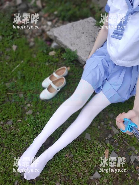 西尔酱的礼物又来了，这次水手服满分！图片里的气氛真让人想追溯一下历史。