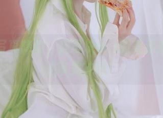 最新写真降临，起司块wii的美足直击你的审美神经！