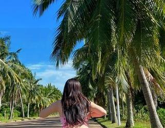 微密圈 – 迷人的五姨太携黑色蕾丝写真图集，给你带来一种想买衣服的冲动，尽管衣橱里已经满了……