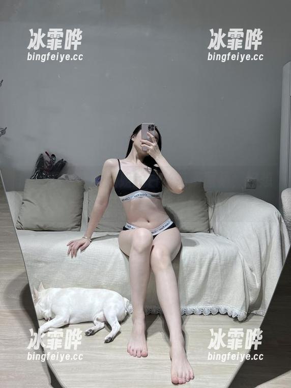 铁锤姐姐 微密圈 - 铁锤姐姐的白丝高清图集,好想问问她是怎么构思的!