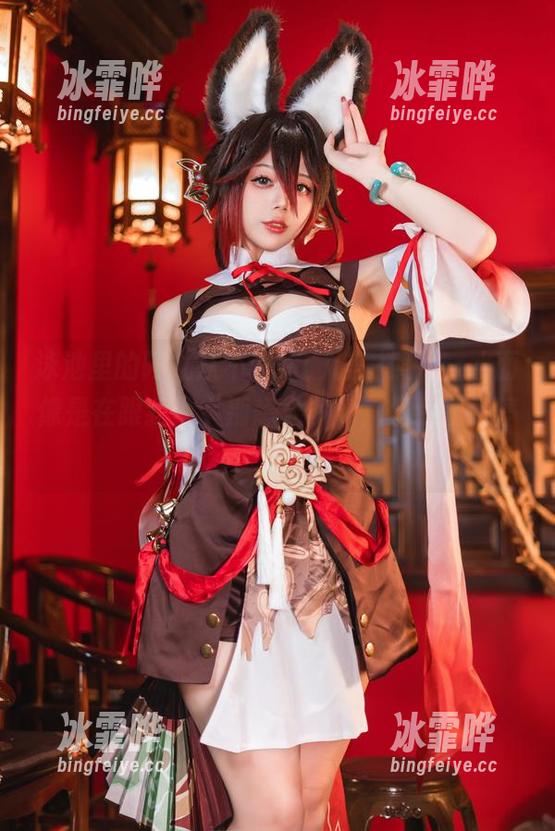泳池里的阿九从不咕咕(九言)照片，水面像是在跟我说“别想太多”，但我就是停不下来。