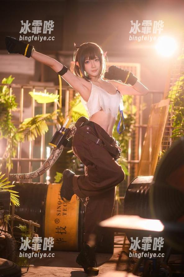 阿包也是兔娘的白丝写真，总有种说不出的心痒。