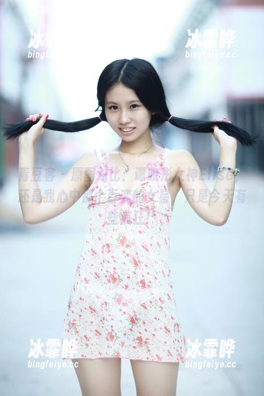 青豆客-谭晓彤 青豆客 - 原图对比:谭晓彤女神Elise,还是我心中那个百变的女星,只是今天有些疯狂!