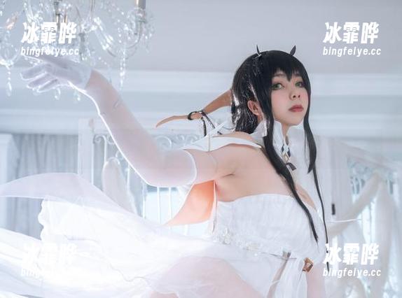 就想问问，夏日里的魅瞳meroko，怎么就那么会摆呢？