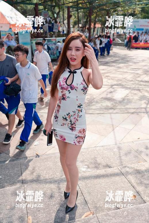 魔镜街拍 - 曼曼的厨娘福利写真：那诱人的美食气味在空气中飘散