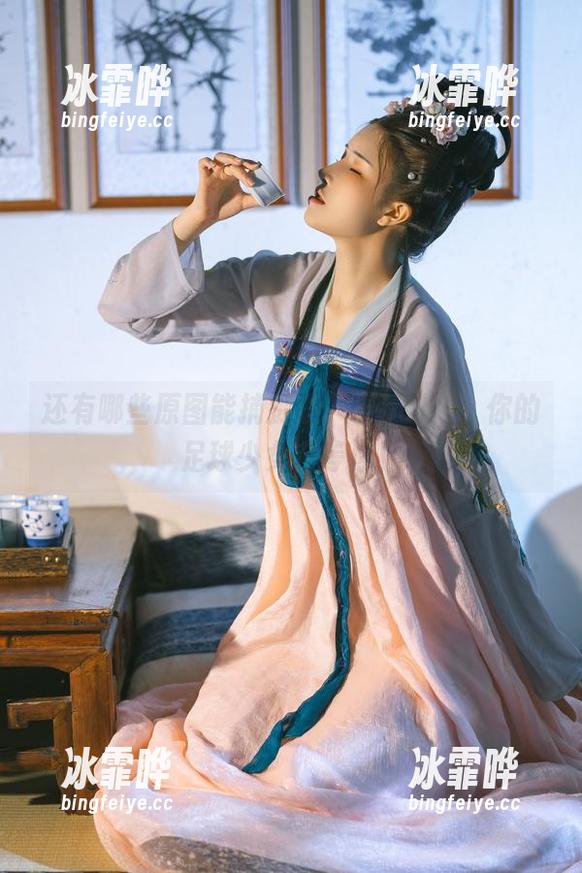 还有哪些原图能捕捉鹿八岁baby？你的足球少女在等你！