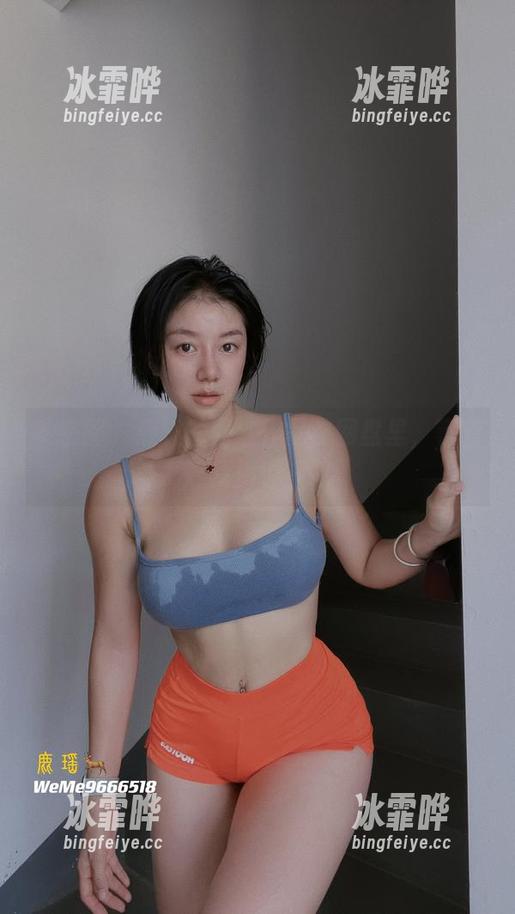 微密圈 - 鹿瑶的蕾丝作品在网盘里，等着让我悄悄下载